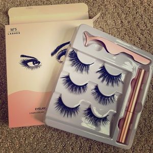 ⭐️NEW⭐️ Magnetic Eyelashes with Tweezers (3 Pairs)